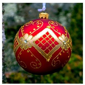 Sale: NIB Set of 4 Large Christmas Red Ornaments